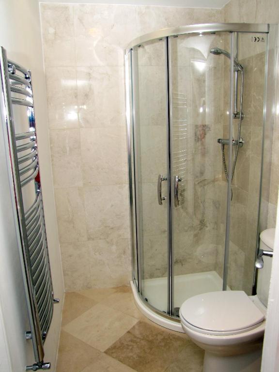Churchills Inn & Rooms Bowness-on-Windermere Habitación foto